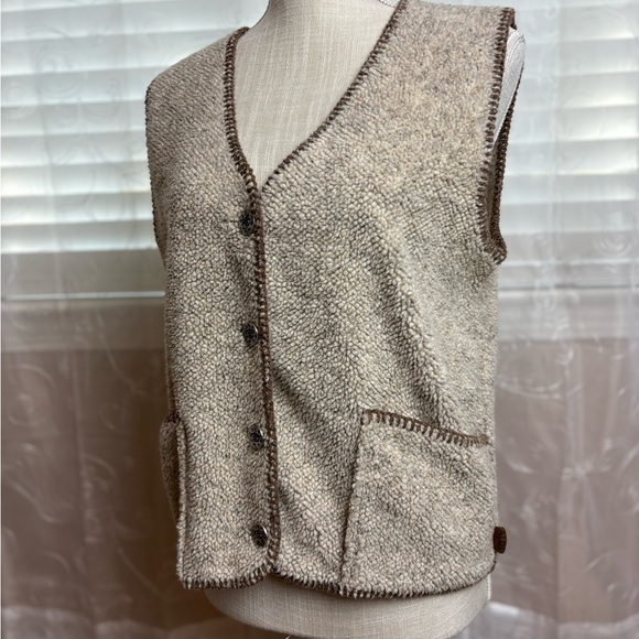 Handmade Sherpa Vest by Common Threads, approximately size 10 - Picture 5 of 12